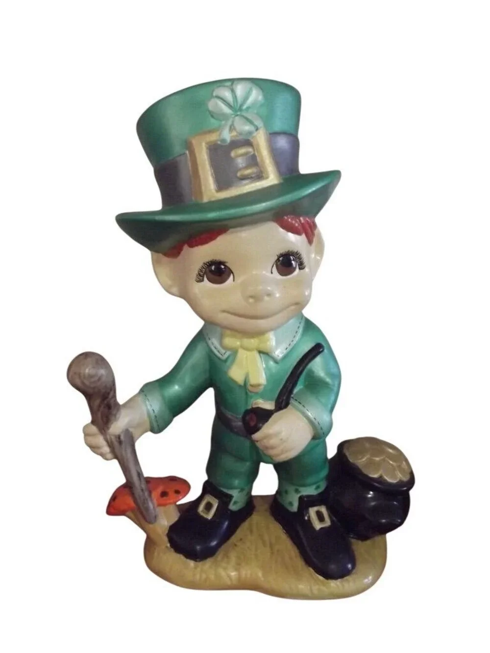 Leprechaun Smiley Boy Figurine Green Hat Shillelagh Stick pipe Mushroom pot gold
